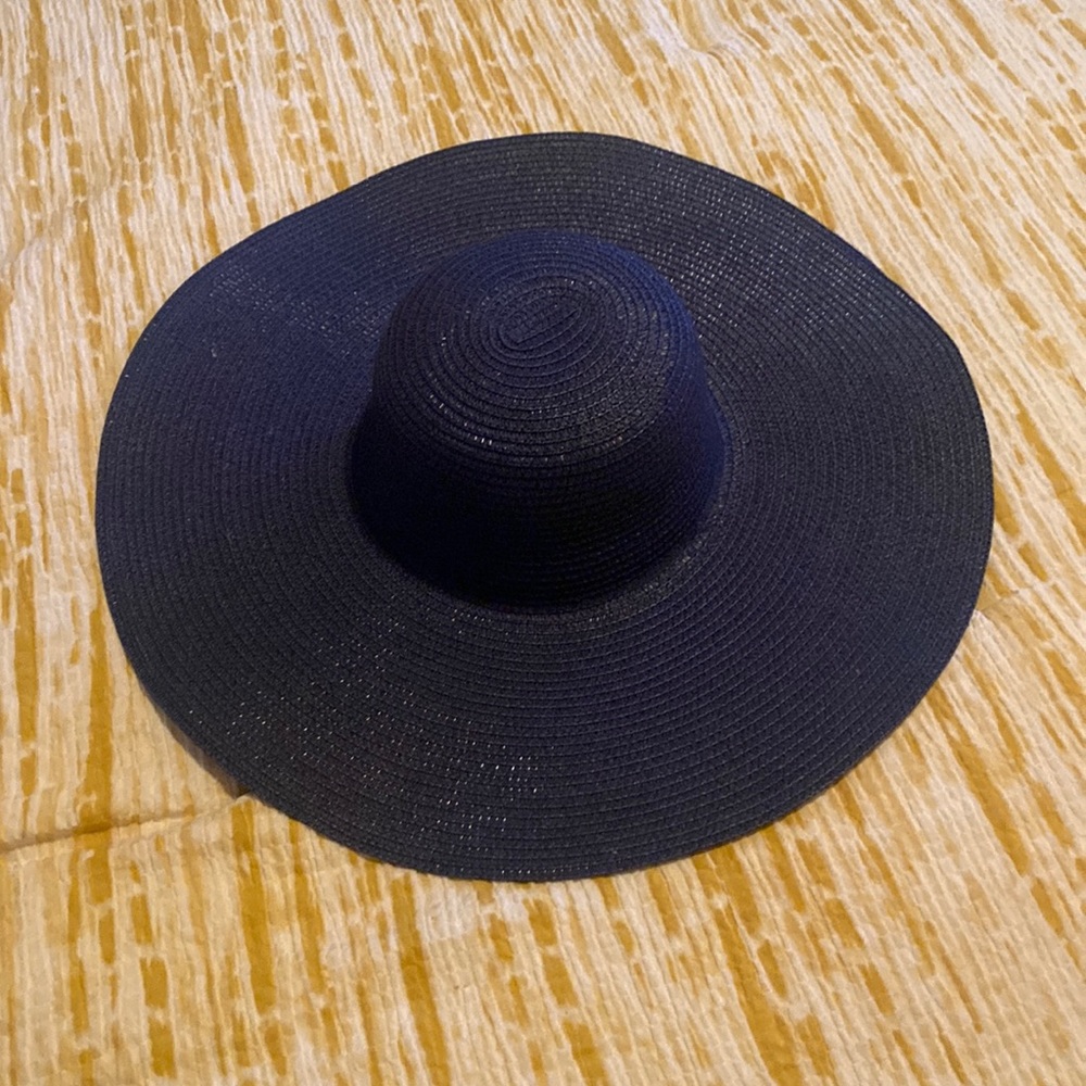 Navy blue, beach, cruise, or casual hat!